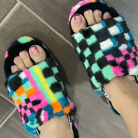 Women’s UGGS / multicolor / used once slightly - Picture 3 of 8